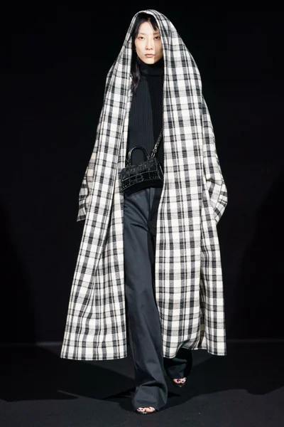 Look 72